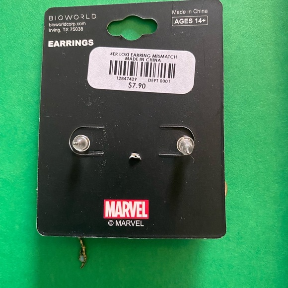 Bioworld Green and Gold Asymmetrical Earrings - Picture 2 of 4